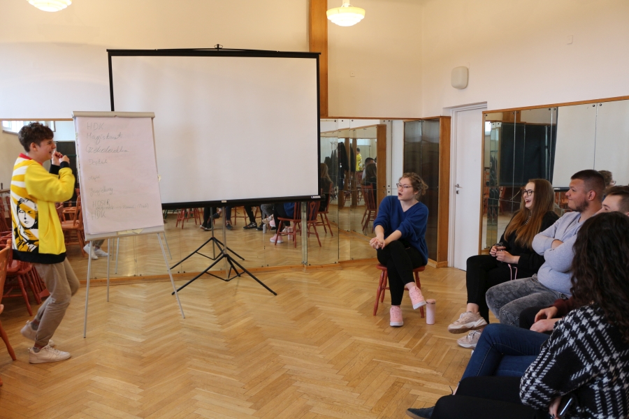 Młodzież lubi bibliotekę (a szczególnie przestrzeń, jaką ona stwarza)
