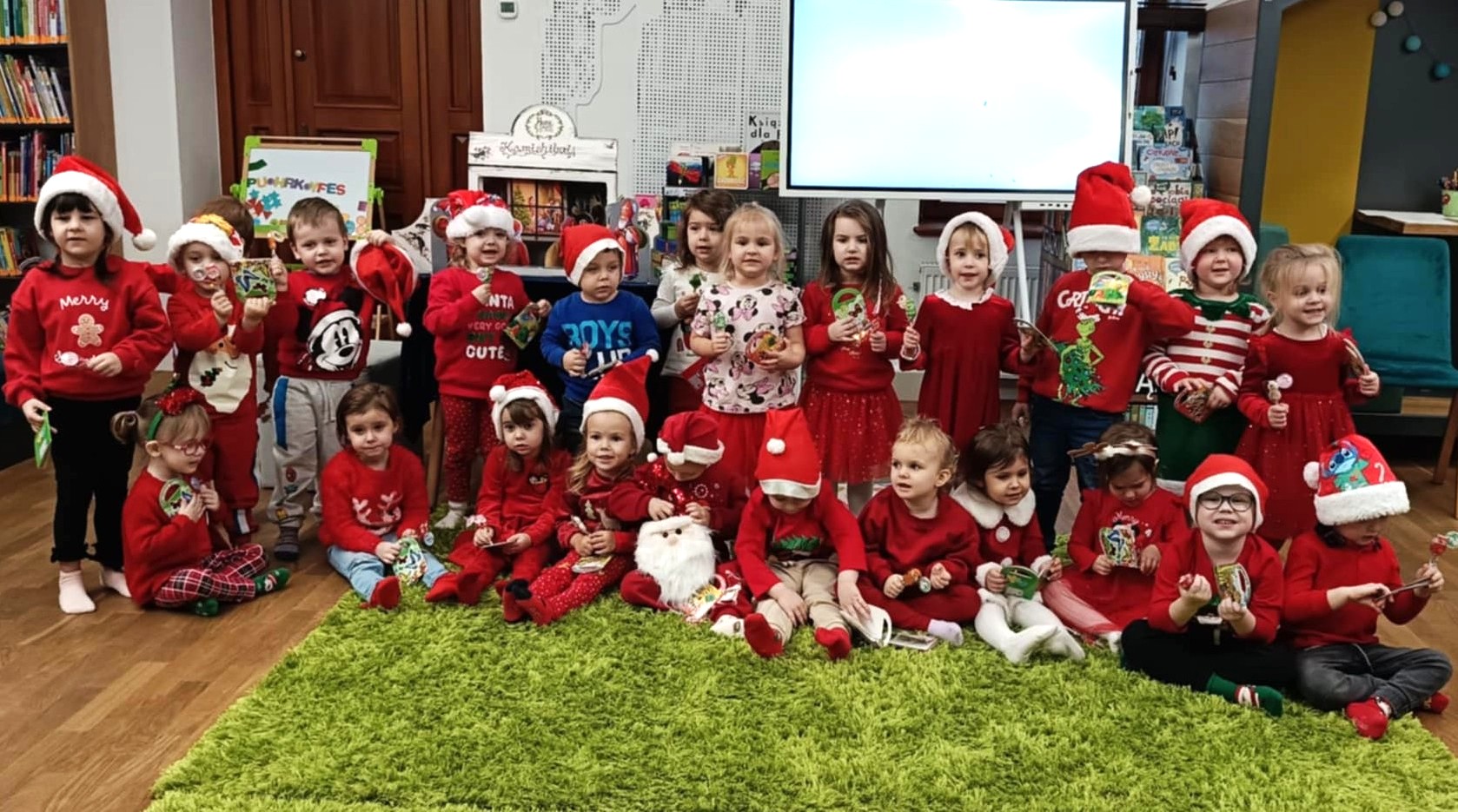 Mikołajkowa Niespodzianka w Bibliotece Dziecięcej